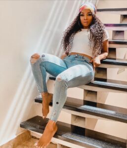 Toke Makinwa Biography & Net Worth