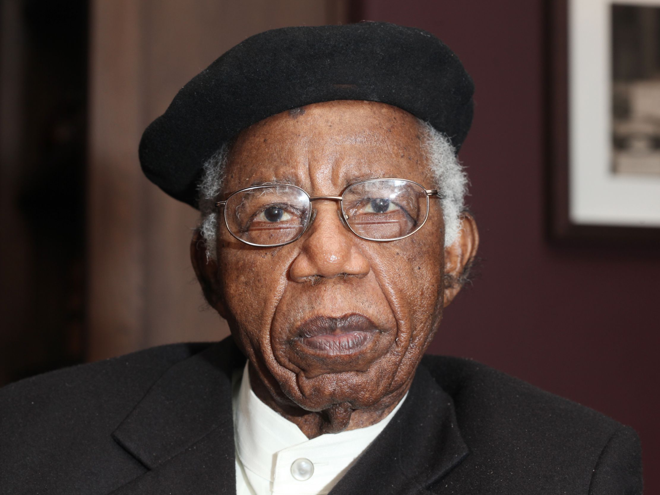 a biography of chinua achebe