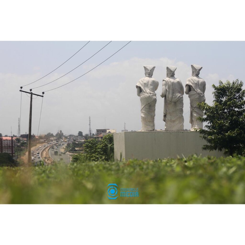 Lagos statue