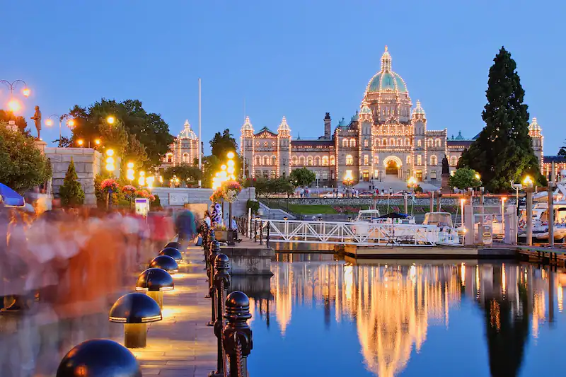 Victoria as one of the best cities in Canada that immigrants receive best work experience. 