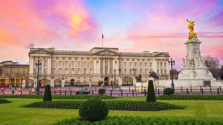 BUCKINGHAM PALACE. one of the most expensive houses in the world
